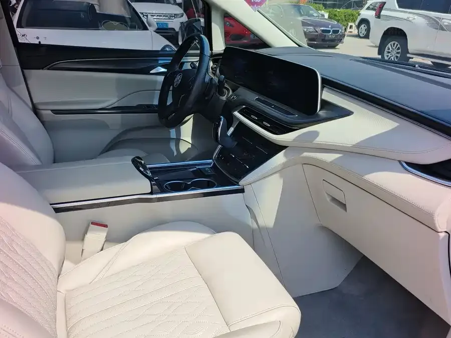 Buick GL8 2023 ES Lu Zun Comfort Edition 2023 — миниатюра 3