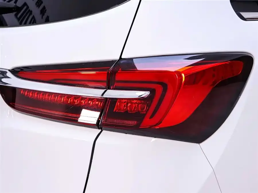 Buick GL8 2023 facelift land business class luxury model 2023 — миниатюра 3