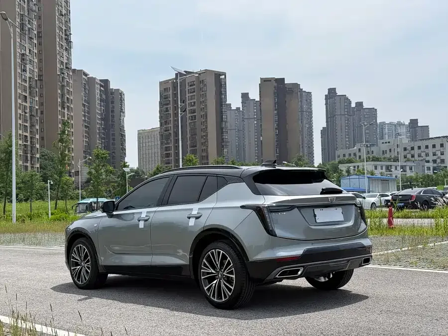 Cadillac GT4 2023 25T Premium Edition 2023 — миниатюра 3