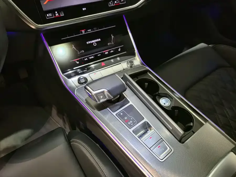 Audi A6L 2025 45 TFSI Selected Dynamic Edition 2025 — миниатюра 4