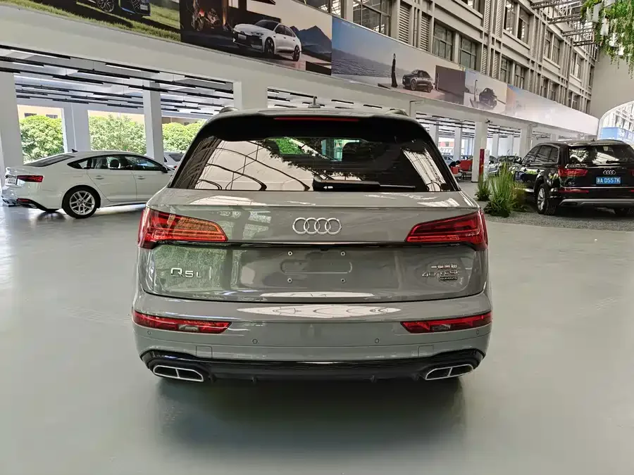 Audi Q5L 2025 40 TFSI Luxury Dynamic Edition 2025 — миниатюра 2