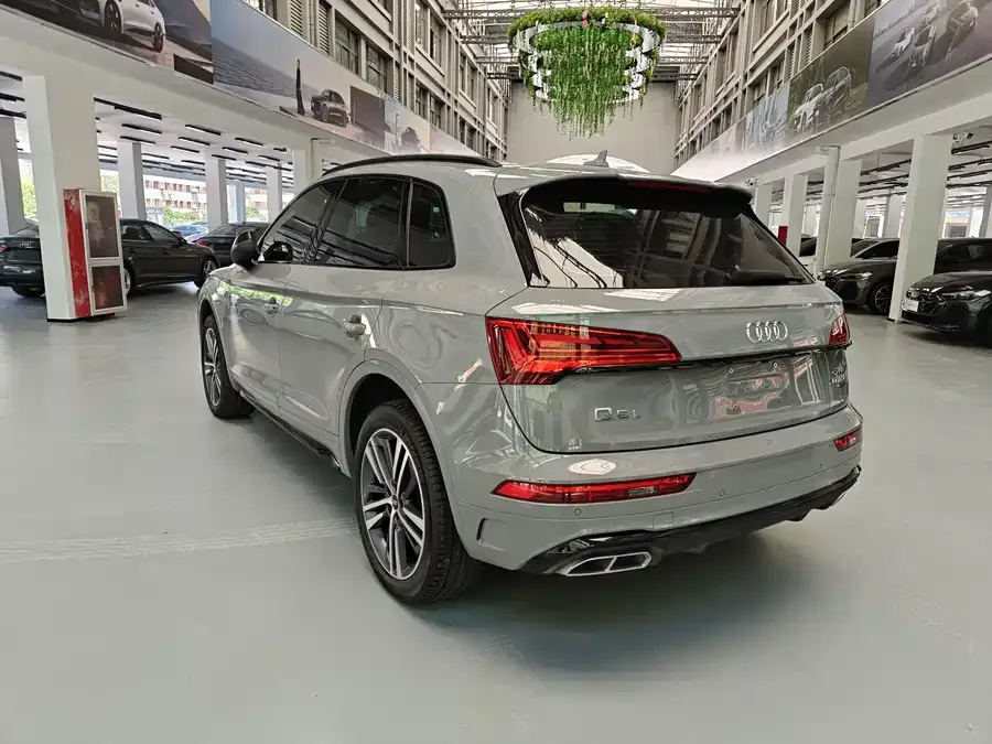 Audi Q5L 2025 40 TFSI Luxury Dynamic Edition 2025 — миниатюра 4