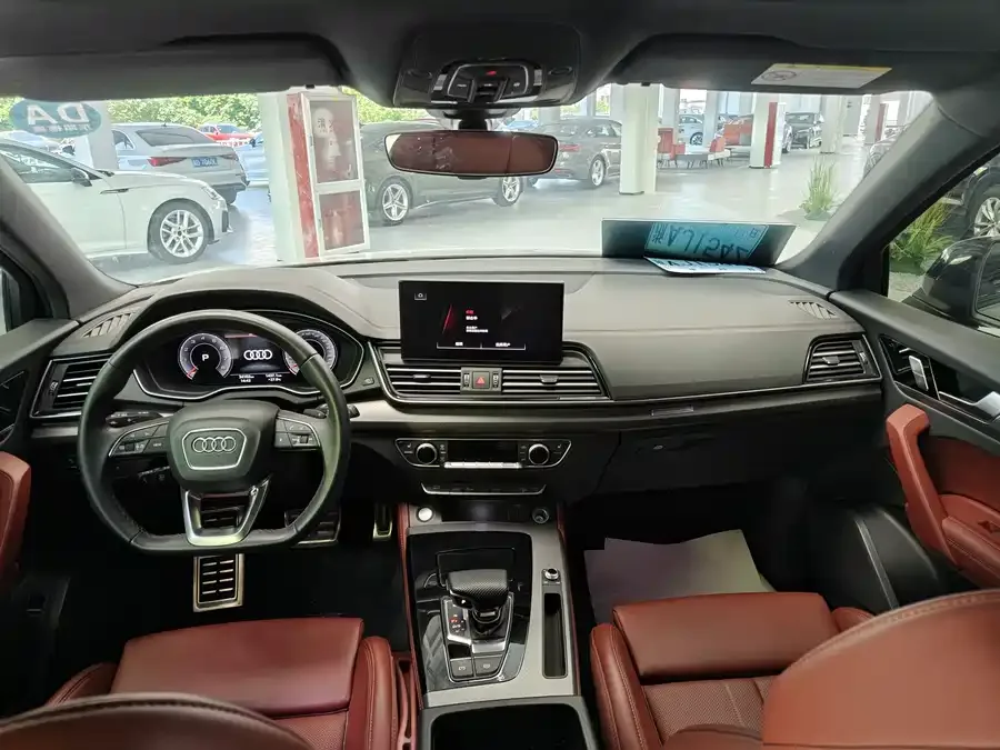 Audi Q5L 2025 40 TFSI Luxury Dynamic Edition 2025 — миниатюра 5
