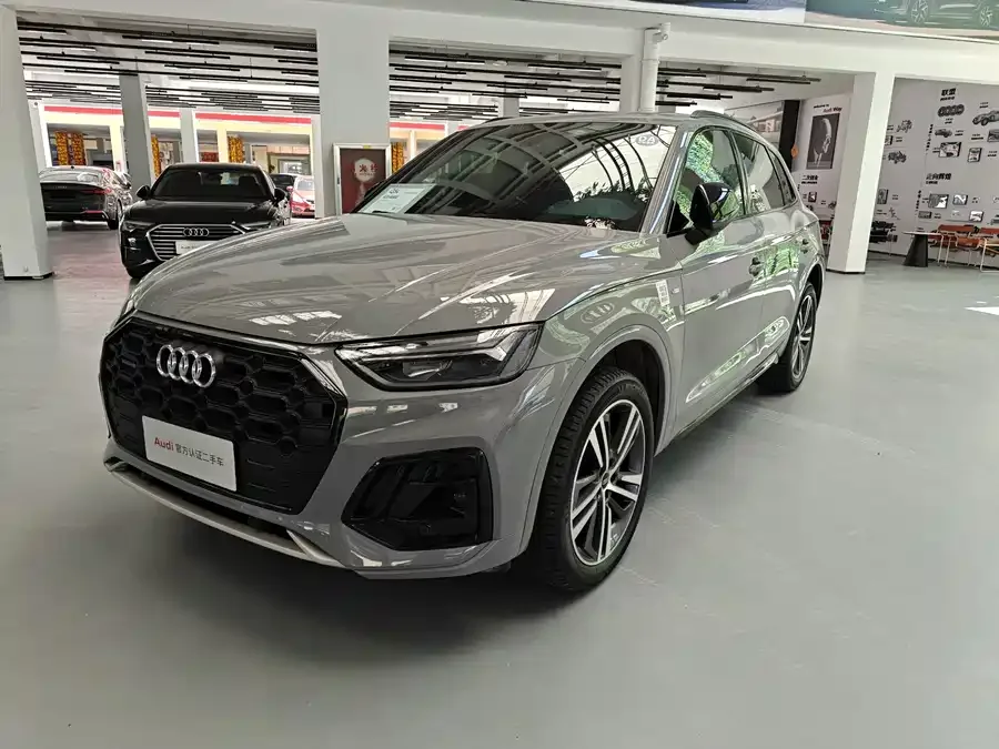 Audi Q5L 2025 40 TFSI Luxury Dynamic Edition 2025 — фото 1, купить с доставкой в Москву