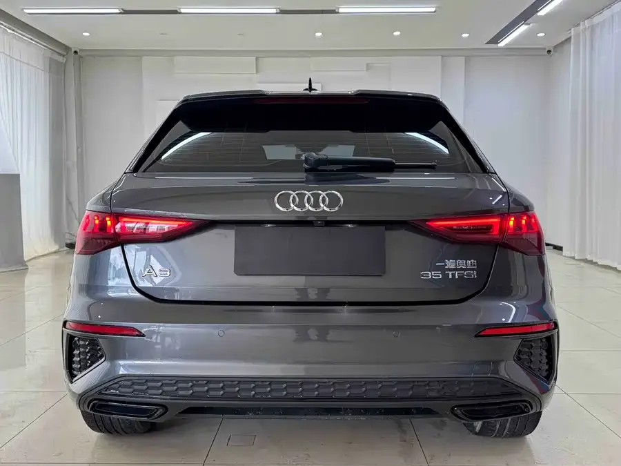 Audi A3 2022 Sportback 35 TFSI stylish and sporty 2022 — миниатюра 2