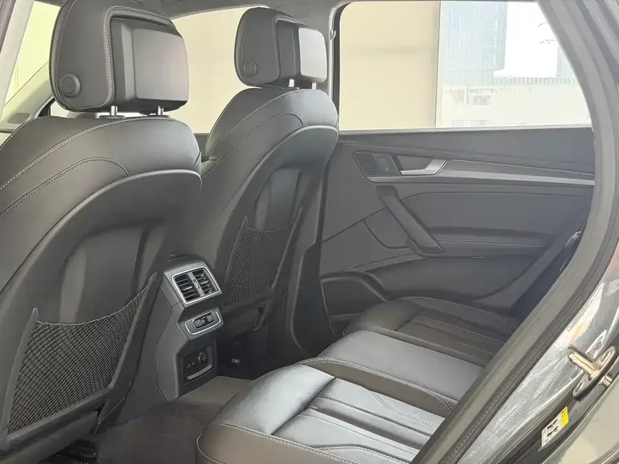 Audi Q5L 2022 facelift 45T luxury and dynamic model 2022 — миниатюра 3