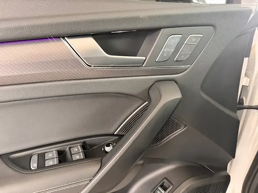 Audi Q5L 2023 45T luxury and dynamic model 2023 — миниатюра 4