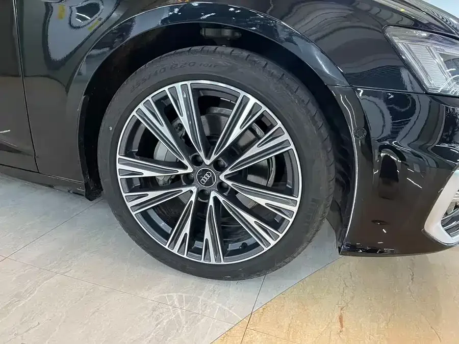 Audi A6L 2025 45 TFSI Selected Dynamic Edition 2025 — миниатюра 2