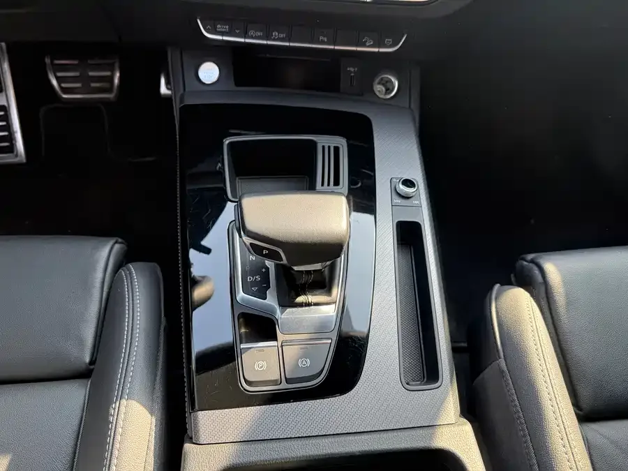 Audi Q5L 2023 40T luxury and dynamic model 2023 — миниатюра 4
