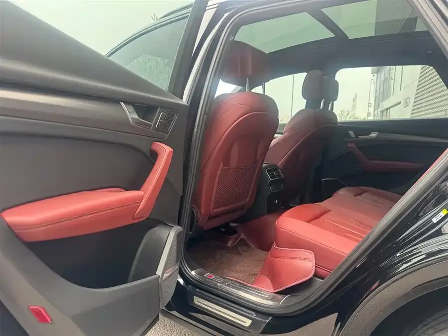 Audi Q5L 2024 45 TFSI Luxury Dynamic Edition 2024 — миниатюра 3