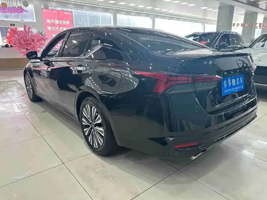 Nissan Altima Teana 2022 2.0L XE Pure Edition 2023 — миниатюра 4