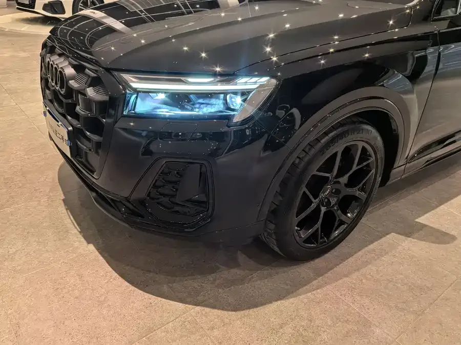 Audi Q7 2024 45 TFSI quattro S line Black Warrior 2024 — миниатюра 5