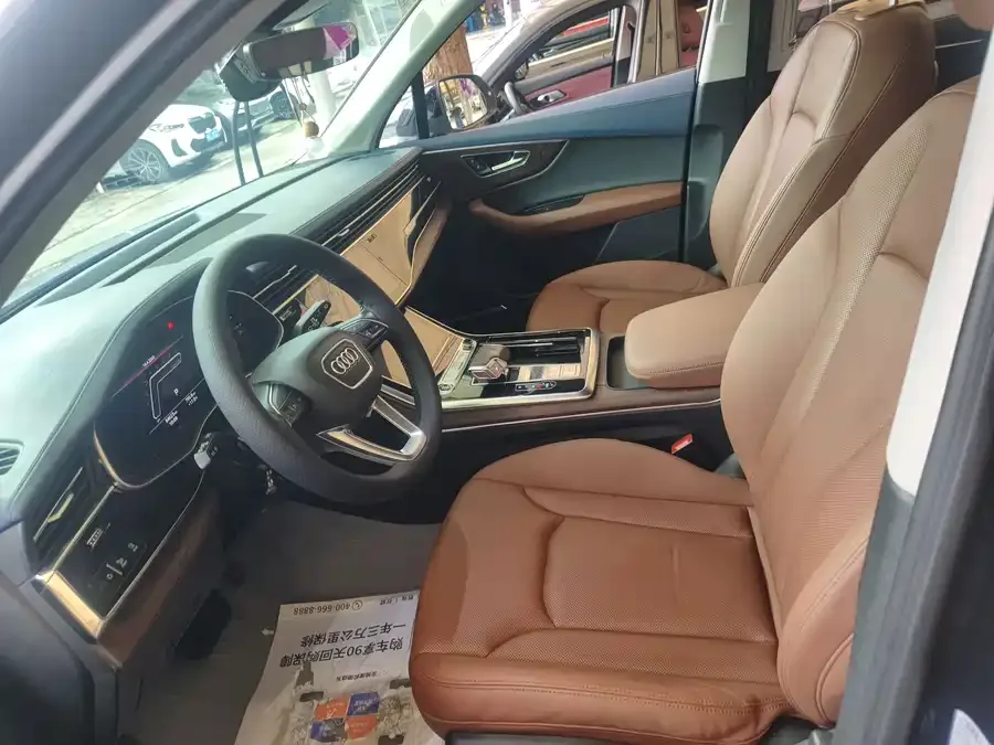 Audi Q7 2022 55 TFSI quattro S line sports model 2022 — миниатюра 2