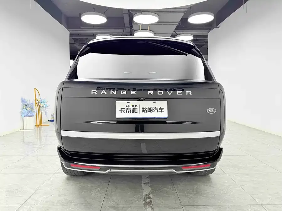 Land Rover Range Rover Range Rover 2023 3.0 L6 400PS Extended Edition 2022 — миниатюра 2