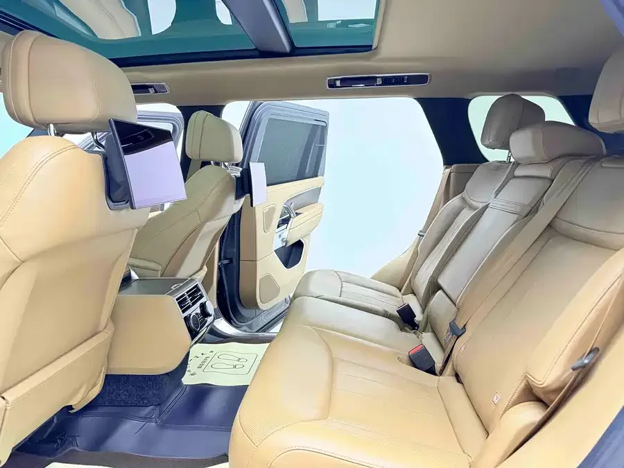 Land Rover Range Rover Range Rover 2023 3.0 L6 400PS Extended Edition 2022 — миниатюра 3