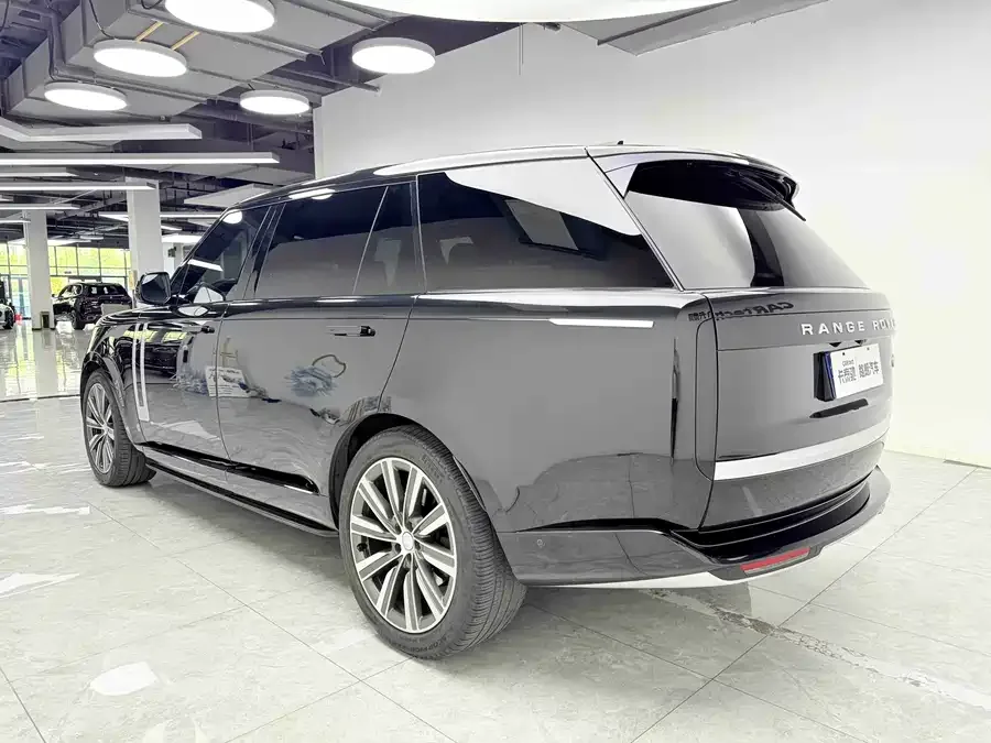 Land Rover Range Rover Range Rover 2023 3.0 L6 400PS Extended Edition 2022 — миниатюра 4