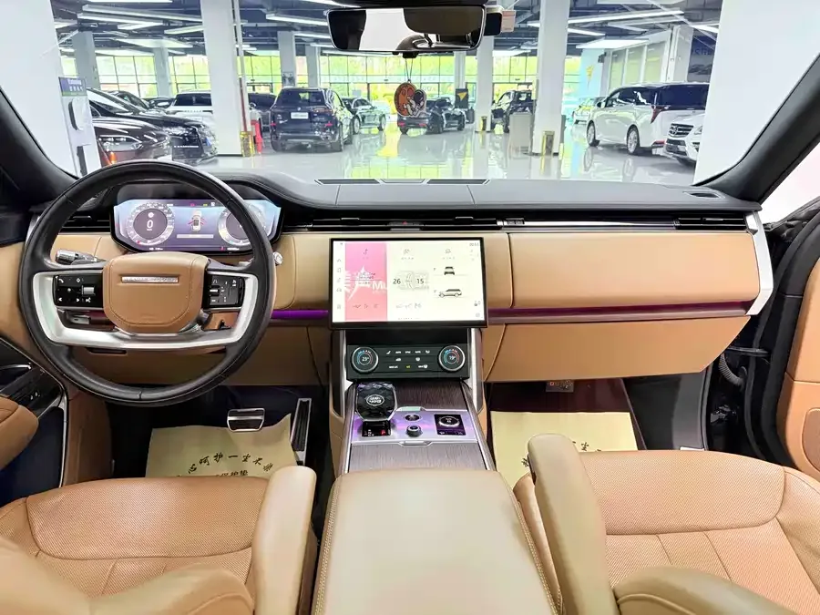 Land Rover Range Rover Range Rover 2023 3.0 L6 400PS Extended Edition 2022 — миниатюра 5