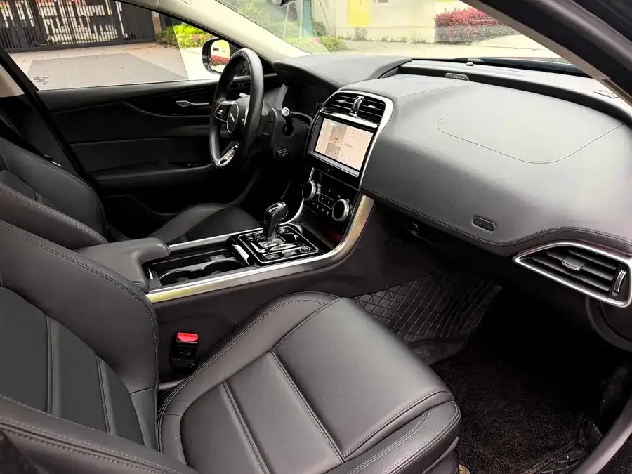 Jaguar XEL 2022 2.0T 250PS R-DYNAMIC S aggressive sports version 2022 — миниатюра 5
