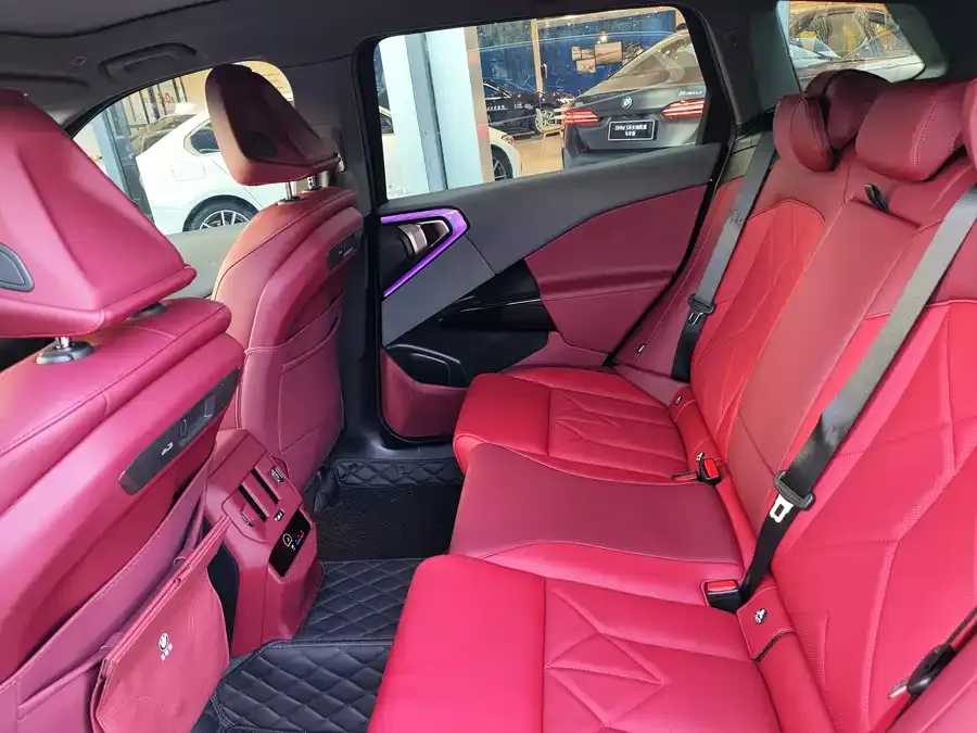 BMW X3 2025 xDrive25L Luxury Package 2025 — миниатюра 3