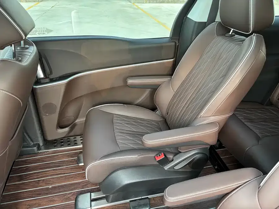 Buick GL8 2022 Land Business Class 652T Premium Edition 2022 — миниатюра 4