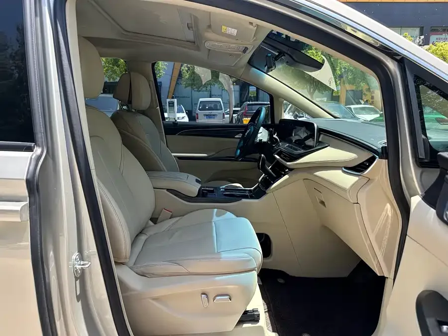 Buick GL8 2022 ES Lu Zun 653T Exclusive model 2022 — миниатюра 3