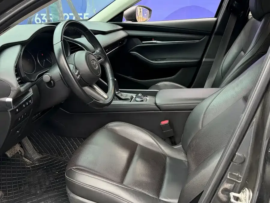 Mazda Axela Mazda3 Angkesela 2021 2.0L automatic quality version 2022 — миниатюра 5