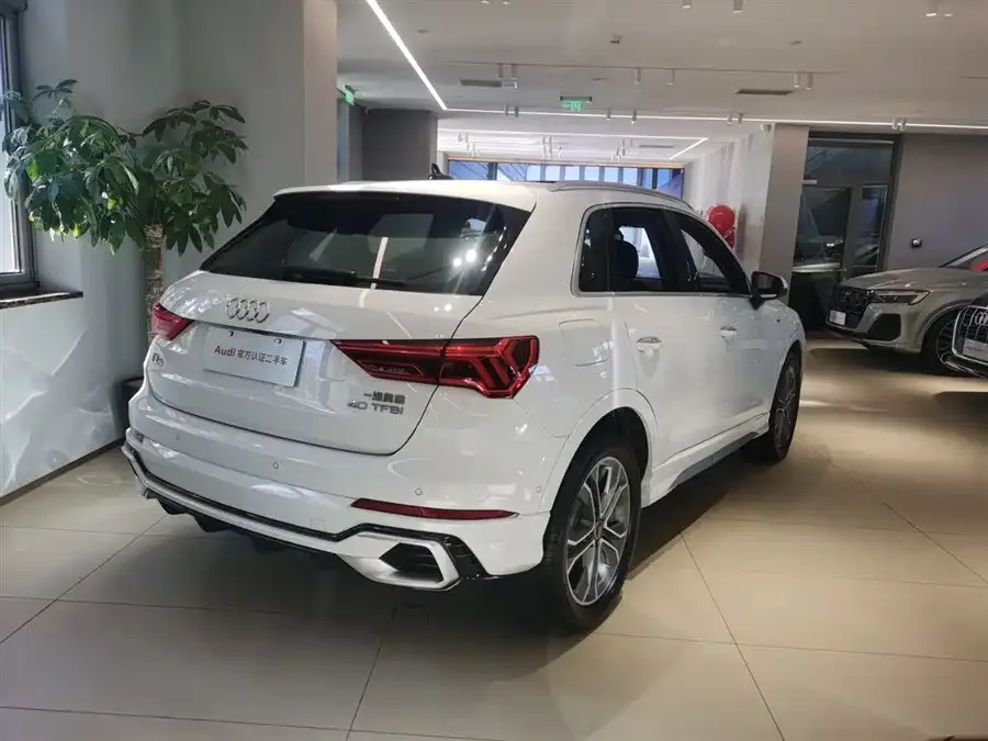 Audi Q3 2024 40 TFSI Fashion Dynamic Edition 2025 — миниатюра 2