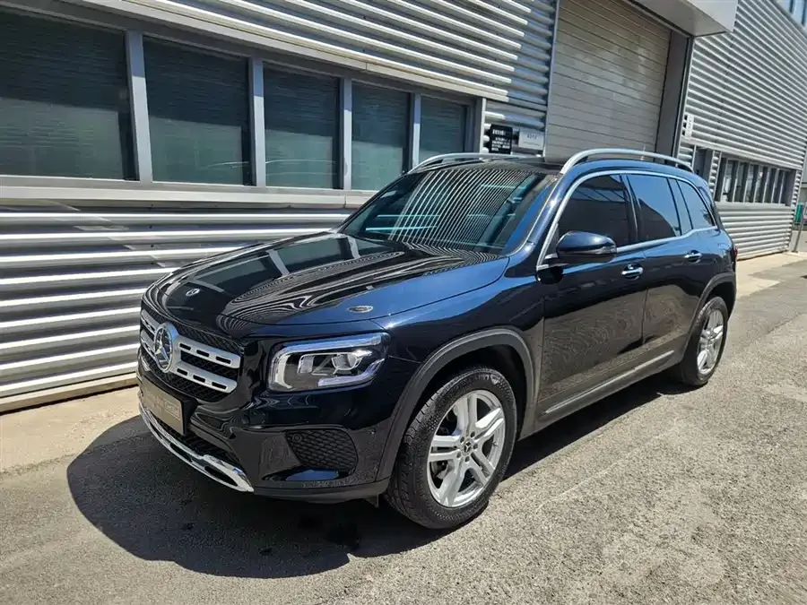 Mercedes-Benz GLB-Class 2023