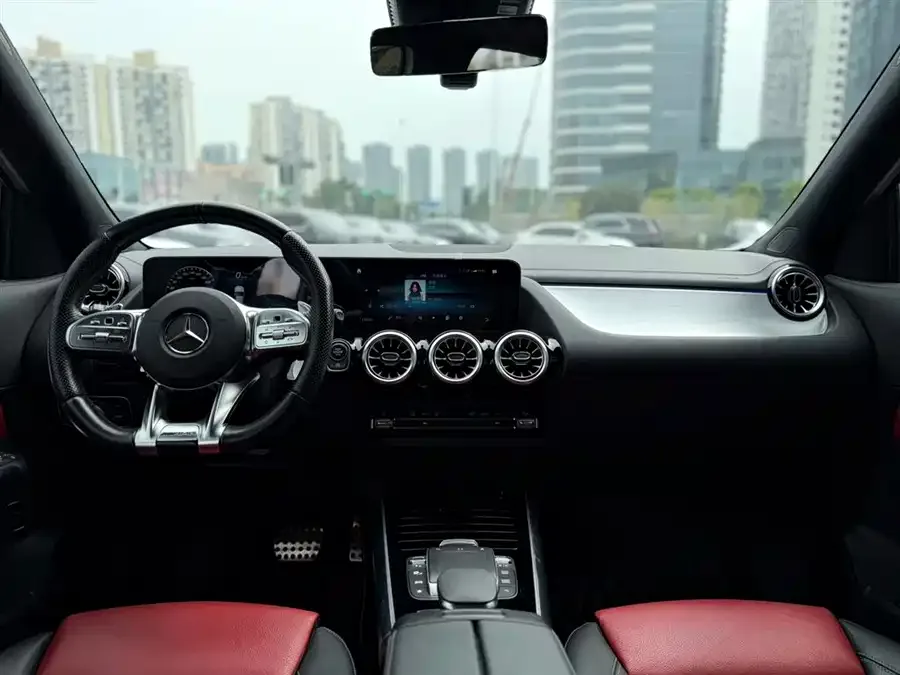 Mercedes-Benz GLA AMG Mercedes-Benz GLA AMG 2022 AMG GLA 35 4MATIC 2022 — миниатюра 4