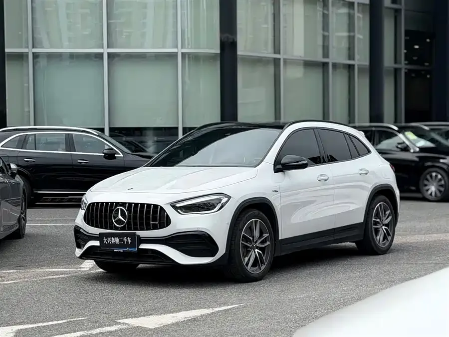 Mercedes-Benz GLA AMG 2022
