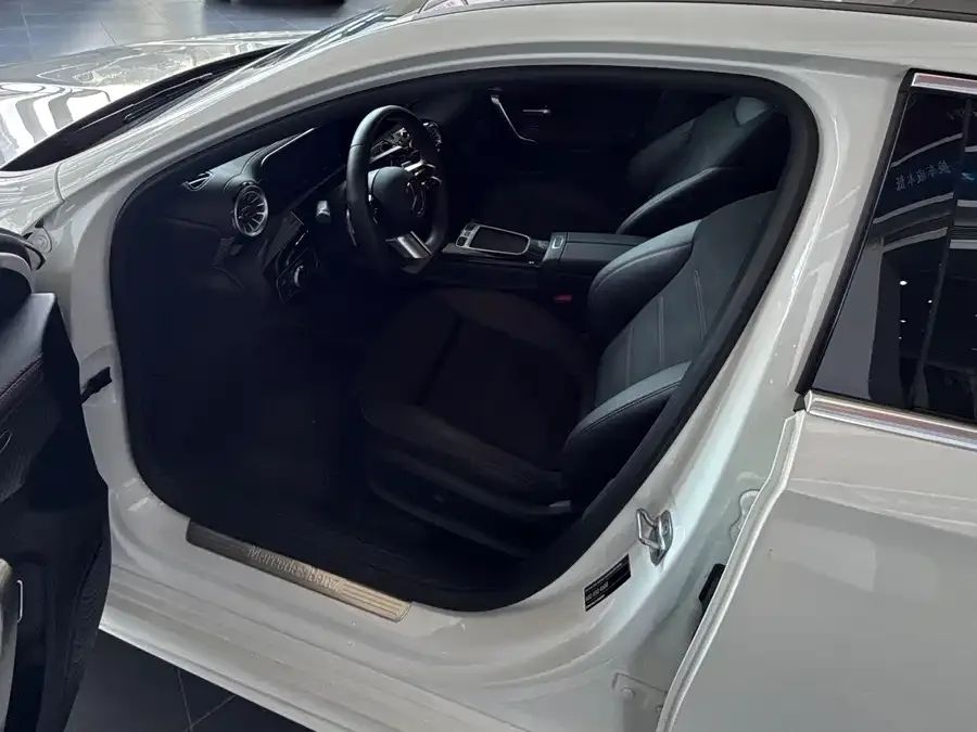 Mercedes-Benz Class A Mercedes-Benz A-Class 2024 Model A 200 L Fashion Edition 2024 — миниатюра 3