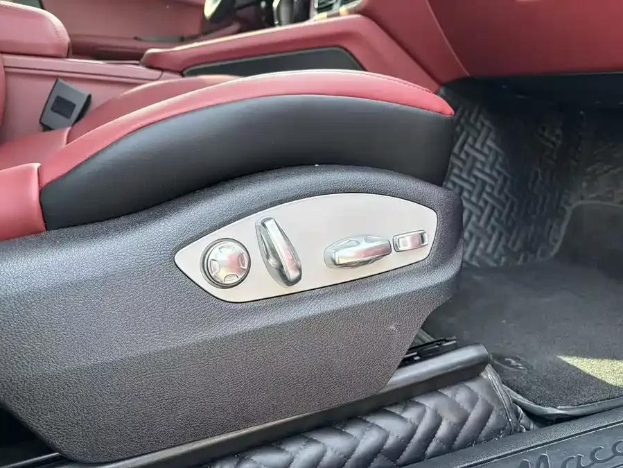 Porsche Macan Macan 2024 Macan 2.0T 2026 — миниатюра 3