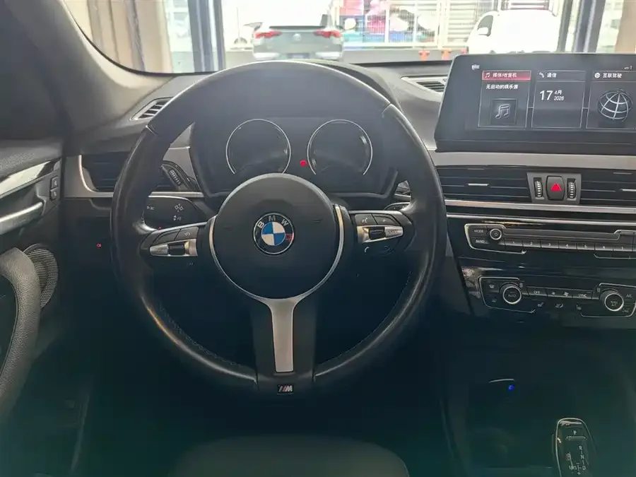 BMW X1 2022 sDrive25Li Leading Edition 2023 — миниатюра 3