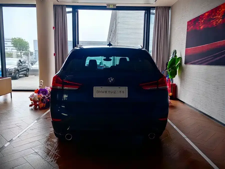 BMW X1 2022 sDrive25Li Leading Edition 2023 — миниатюра 5