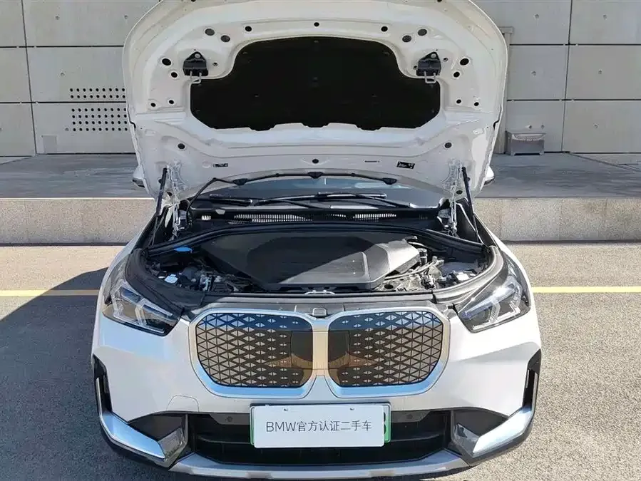 BMW iX1 2023 xDrive30L X Design Package 2025 — миниатюра 4