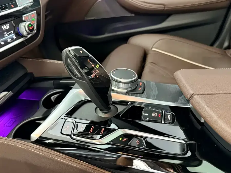 BMW 5 Series BMW 5 Series 2022 facelift 530Li Exclusive M Sport Package 2022 — миниатюра 4