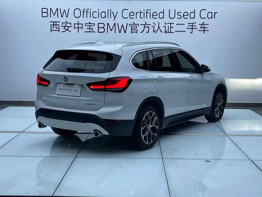 BMW X1 2022 sDrive25Li Leading Edition 2022 — миниатюра 2