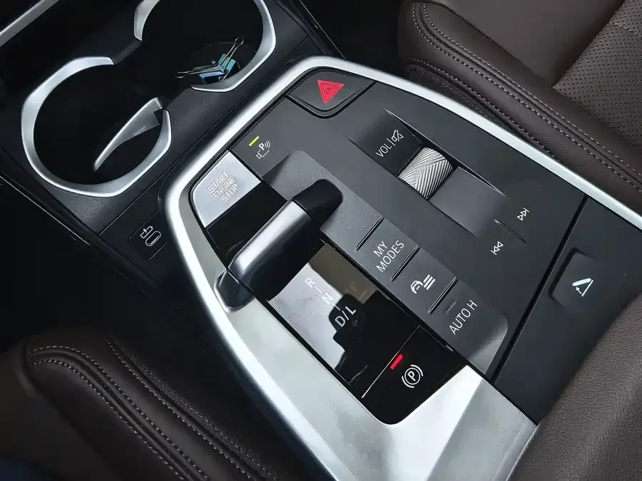 BMW X1 2025 sDrive25Li X Design Package 2025 — миниатюра 3