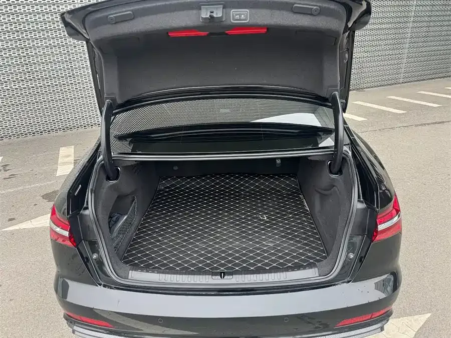 Audi A6L 2023 45 TFSI Premium Dynamic Model 2023 — миниатюра 4