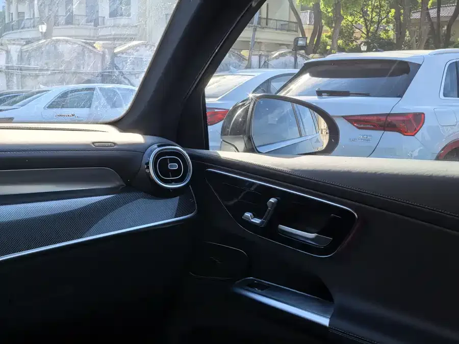 Mercedes-Benz GLC-Class Mercedes-Benz GLC 2025 GLC 260 L 4MATIC Dynamic Edition 2025 — миниатюра 4