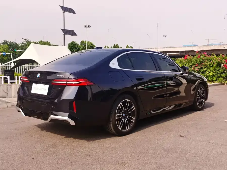 BMW 5 Series BMW 5 Series 2024 525Li M Sports Package 2025 — миниатюра 2