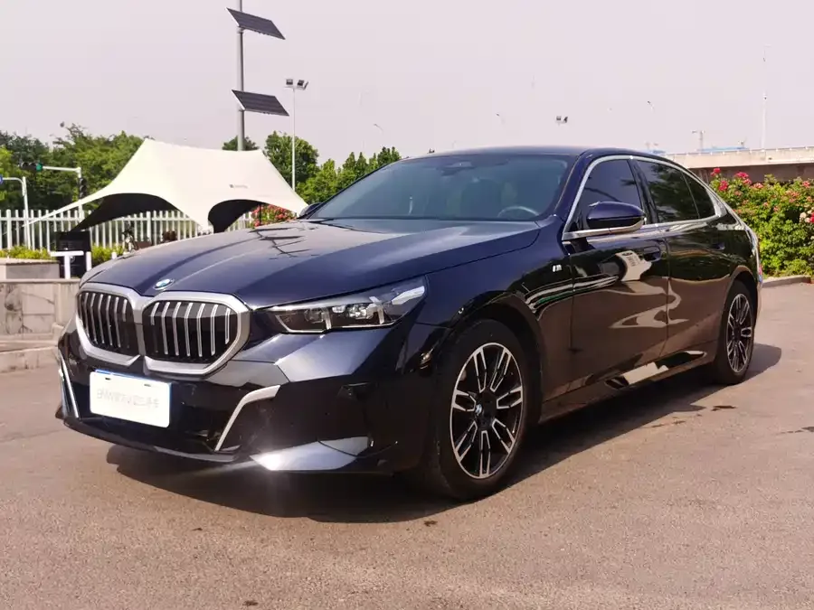 BMW 5 Series 2025