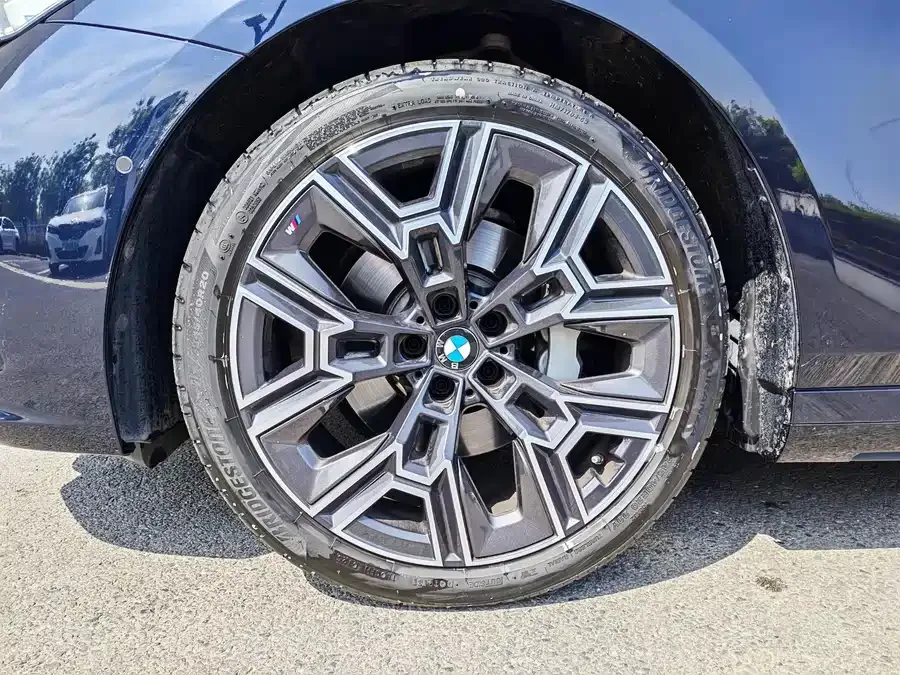 BMW 5 Series BMW 5 Series 2025 530Li Exclusive M Sport Package 2025 — миниатюра 3