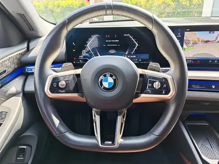 BMW 5 Series BMW 5 Series 2025 530Li Exclusive M Sport Package 2025 — миниатюра 4