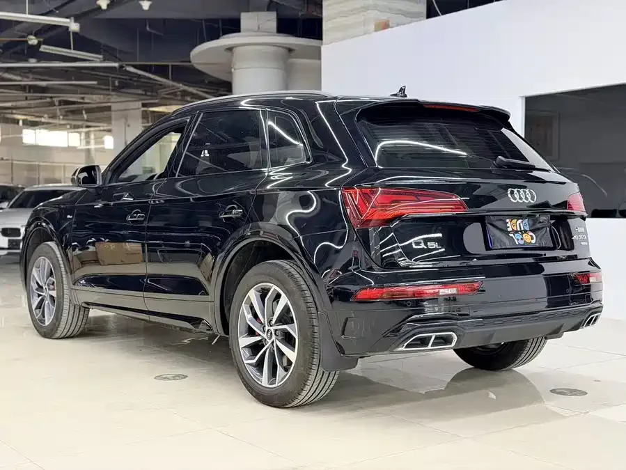 Audi Q5L 2024 40 TFSI Luxury Dynamic Edition 2024 — миниатюра 3