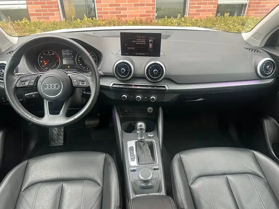Audi Q2L 2024 35TFSI Progressive Elegant Edition 2024 — миниатюра 3
