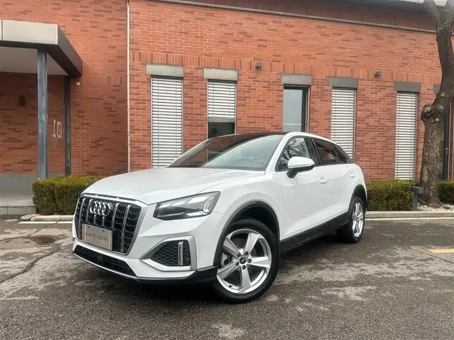 Audi Q2L 2024