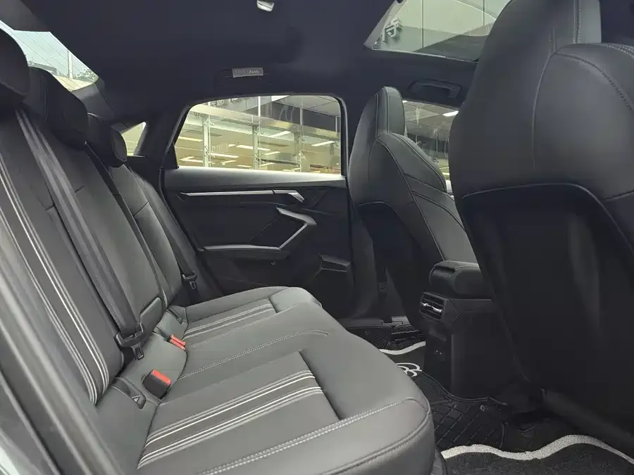 Audi A3 2024 A3L Limousine 35 TFSI Fashion Sports 2024 — миниатюра 4