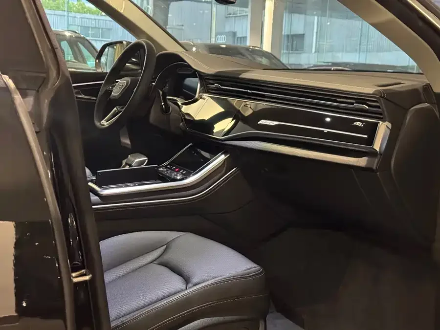Audi Q8 2024 55 TFSI Luxury Dynamic Edition 2025 — миниатюра 5