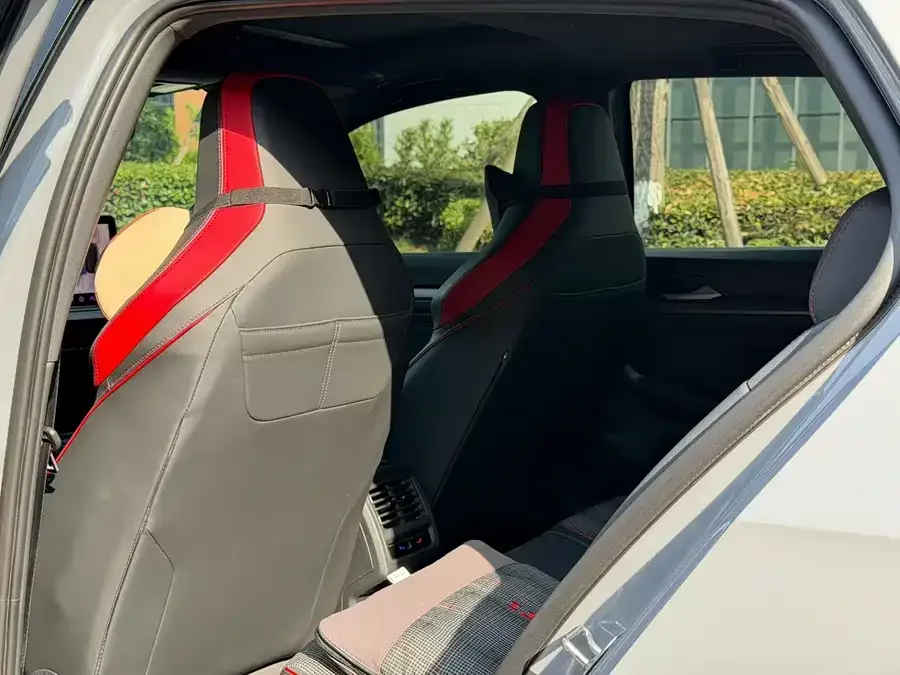 Volkswagen GOLF GTI Golf GTI 2025 380TSI DSG GTI 2025 — миниатюра 2